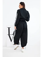 Dámský bavlněný komplet s oversized kalhotami a model 22294718 pruhy černý - K-Fashion Dámský bavlněný komplet s oversized kalhotami a model 22294718 pruhy černý - K-Fashion
