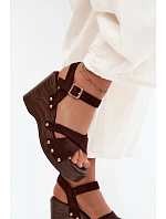 Dámské sandály na platformě se zlatými přezkami Čokoládové Velvra