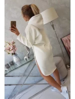 Šaty s kapucí a bočním rozparkem ecru Šaty s kapucí a bočním rozparkem ecru