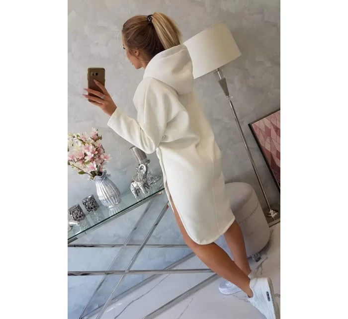 Šaty s kapucí a bočním rozparkem ecru Šaty s kapucí a bočním rozparkem ecru