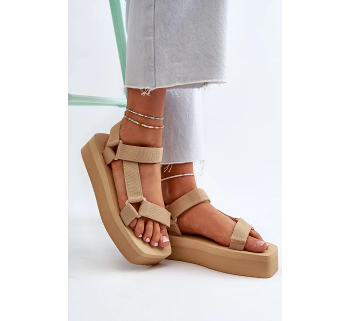 Dámské sandály na platformě béžové model 21654501 - Boto Dámské sandály na platformě béžové model 21654501 - Boto