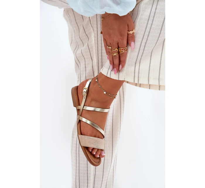 Kožené dámské sandály na plochém podpatku model 21697455 zlaté - Maciejka