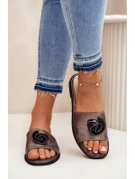 Dámské Pantofle Na Plochém Podpatku S Ozdobným Grafitové model 21698269 - S.Barski Dámské Pantofle Na Plochém Podpatku S Ozdobným Grafitové model 21698269 - S.Barski