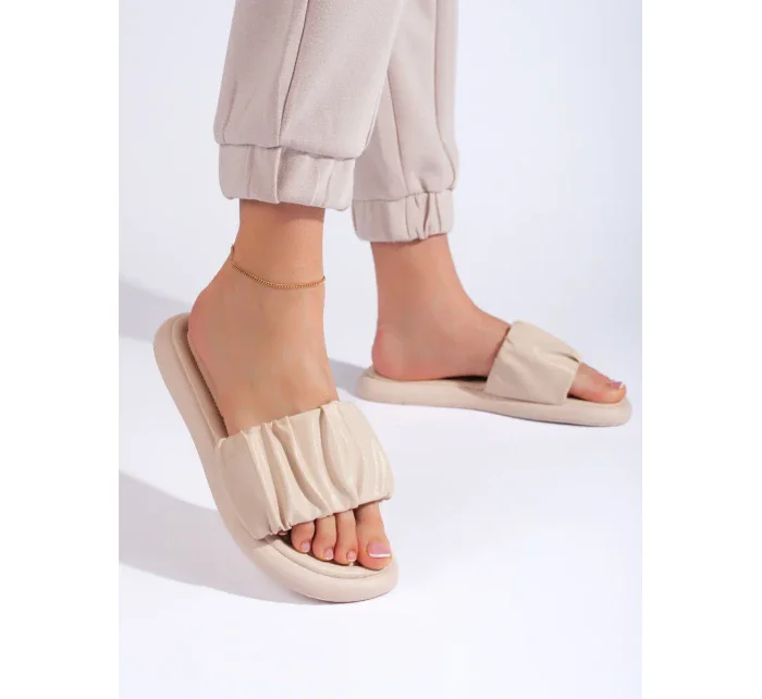 Zajímavé dámské nazouváky Zajímavé dámské nazouváky