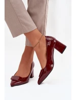 Lakované lodičky na sloupku s ozdobou Bordové Isoline