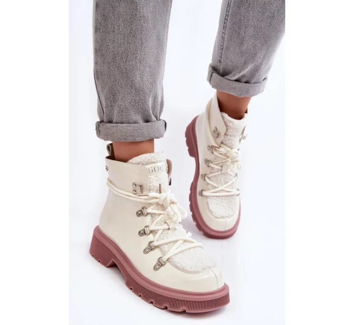 Lakované dámské kotníkové boty Trapper GOE White Lakované dámské kotníkové boty Trapper GOE White