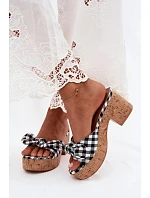 Klapky na podpatku model 228983 Step in style Klapky na podpatku model 228983 Step in style