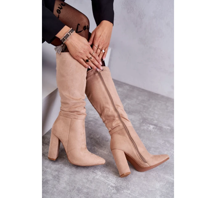 Klasické semišové boty na podpatku Tmavě béžová model 21595222 - Boto Klasické semišové boty na podpatku Tmavě béžová model 21595222 - Boto