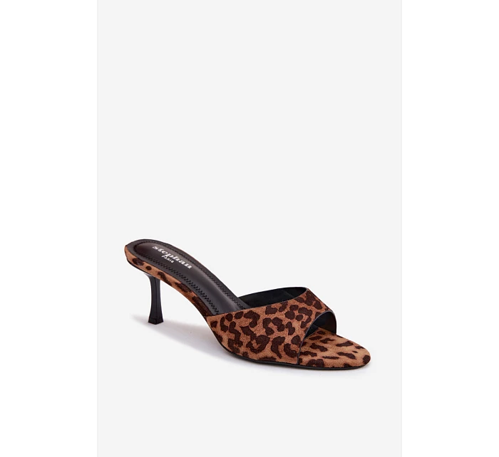 Pantofle z imitace semiše na jehlovém podpatku leopardí vzor model 22103089 - Boto Pantofle z imitace semiše na jehlovém podpatku leopardí vzor model 22103089 - Boto