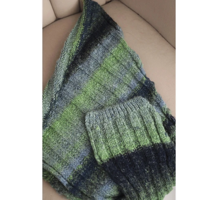 Dámský vlněný šál měkký a teplý v barevných pruzích KN19 zelený