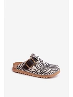 Dámské sandály s přezkou model 22368096 Zebra - Inblu Dámské sandály s přezkou model 22368096 Zebra - Inblu