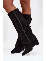 Dámské kozačky na sloupkovém podpatku s ohrnovaným svrškem a zlatými přezkami Isavelle – černé