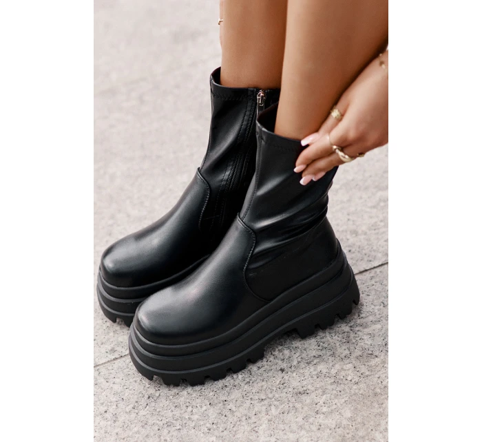 Boty Na Masivní Platformě Černé Florinara Boty Na Masivní Platformě Černé Florinara