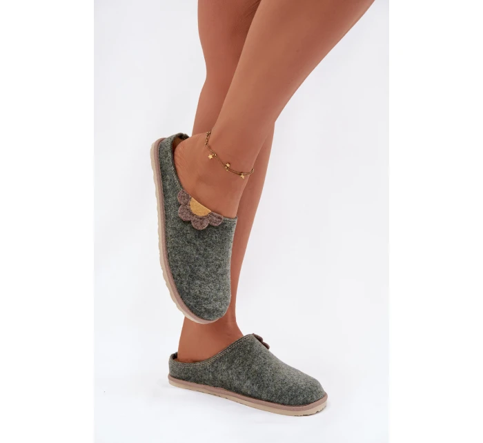Dámské pantofle s květinou model 21786976 zelené - Inblu