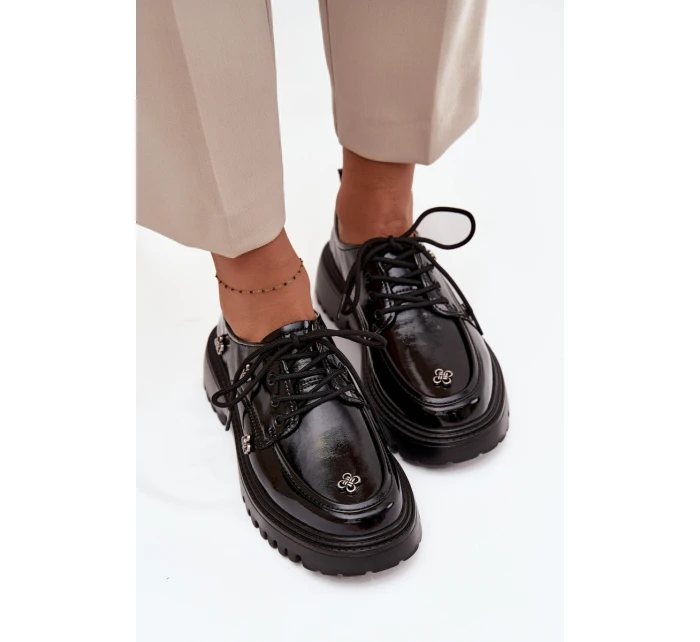 Dámské lakované kožené polobotky s připínacími doplňky Artiker – černé