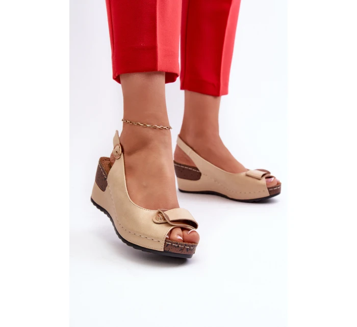 Dámské Lehké Sandály Na Comfort Shoes Béžové model 21661097 - EVENTO