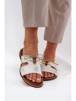 Dámské kožené sandály na plochém podpatku  zlaté model 21686292 - Zazoo