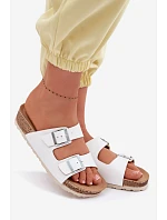 Dámské pantofle s přezkami model 22094917 Bílé - Inblu Dámské pantofle s přezkami model 22094917 Bílé - Inblu