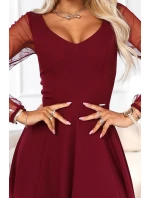 LORETTA dlouhé šaty s rukávy a výstřihem vínové model 21791769 - numoco LORETTA dlouhé šaty s rukávy a výstřihem vínové model 21791769 - numoco