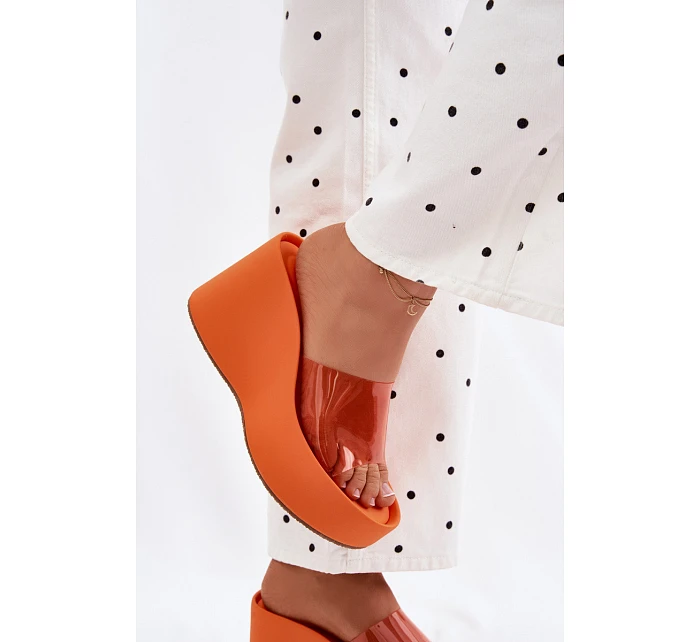 Dámské nazouváky na platformě s průhledným páskem Oranžové Zolretia Dámské nazouváky na platformě s průhledným páskem Oranžové Zolretia