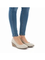 Dámské otevřené lodičky na platformě béžové barvy model 22015114 - VINCEZA Dámské otevřené lodičky na platformě béžové barvy model 22015114 - VINCEZA