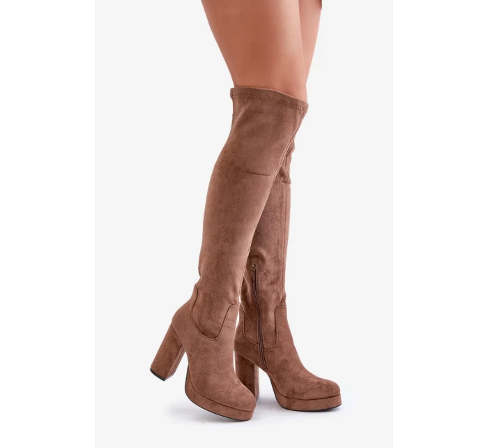 Kozačky na podpatku a platformě s vysokou holenní částí nad koleno, z eko semiše, tmavě béžové Zistaria
