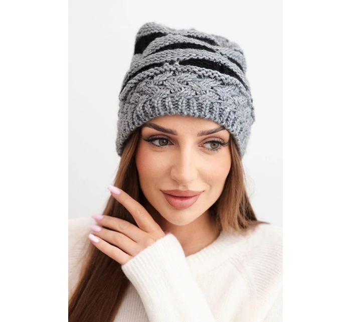 Dámská zimní čepice z vlny v hrubém pletení a pruhy K465 šedá + černá