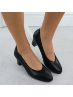 Dámské kožené lodičky na nízkém jehlovém podpatku černé Rieker 44650