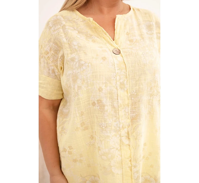 Dámská bavlněná halenka pro model 22069837 s krátkým rukávem a ozdobným knoflíkem žlutá - K-Fashion