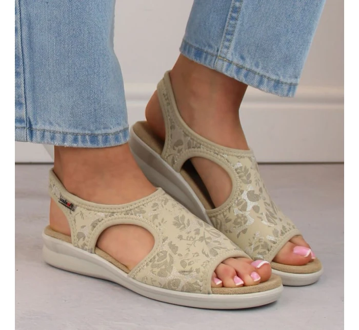 Dámské pohodlné nazouvací sandály béžové model 22014917