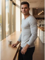 Pánský světle šedý svetr s výstřihem Dstreet model 21979980 - FashionStreet Pánský světle šedý svetr s výstřihem Dstreet model 21979980 - FashionStreet