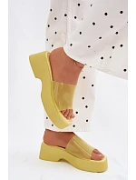Dámské sandály s páskem Žluté model 22107247 - Boto Dámské sandály s páskem Žluté model 22107247 - Boto
