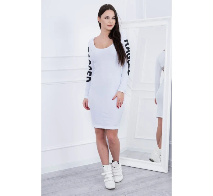 Otrhané bílé šaty Otrhané bílé šaty