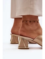 Elegantní dámské sandály na podpatku model 21647439 zlaté - Laura Messi