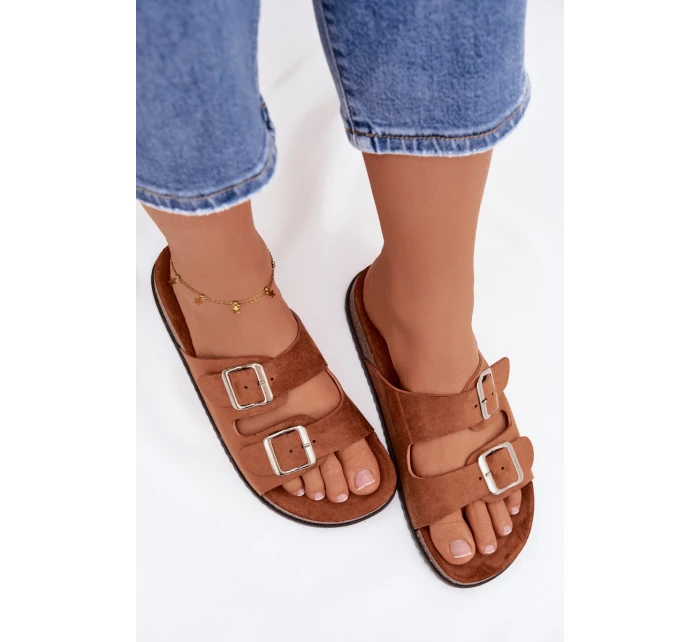 Dámské pantofle s přezkami Camel model 21943304 - Boto Dámské pantofle s přezkami Camel model 21943304 - Boto