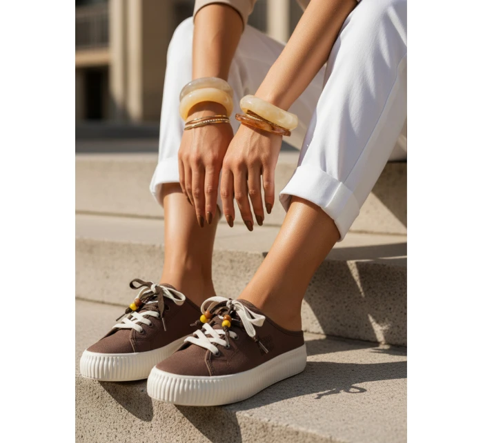 Dámské tenisky na platformě s ozdobnými korálky hnědé ZY1410 Dámské tenisky na platformě s ozdobnými korálky hnědé ZY1410