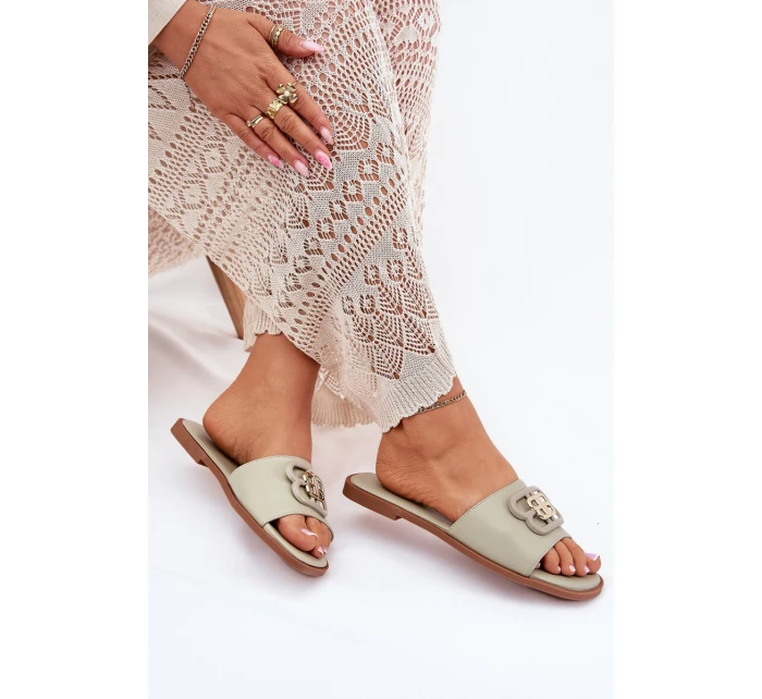 Ploché Dámské Pantofle S Ozdobným Detalem Zelené model 21699585 - Boto Ploché Dámské Pantofle S Ozdobným Detalem Zelené model 21699585 - Boto