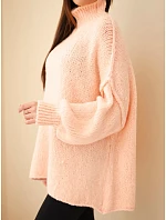 Dámský oversize svetr s přídavkem vlny s rolákem a širokými rukávy model 22391392 - K-Fashion Dámský oversize svetr s přídavkem vlny s rolákem a širokými rukávy model 22391392 - K-Fashion