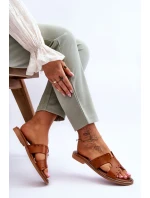 model 21617405 Dámské žabky s ozdobnými výřezy hnědé - Zazoo