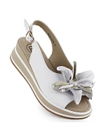 Filippo 7045 dámské kožené sandály s květinovým podpatkem bílé barvy
