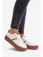 Pohodlné dámské sportovní boty na platformě Bíle Devan