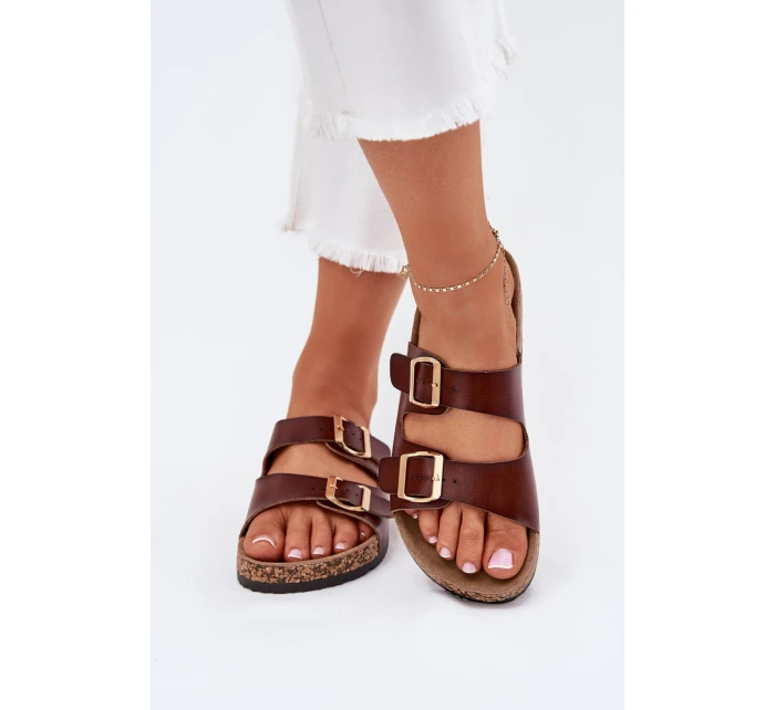 Dámské Pantofle S Přezkami Z Eko Kůže Hnědé model 21701635 - EVENTO