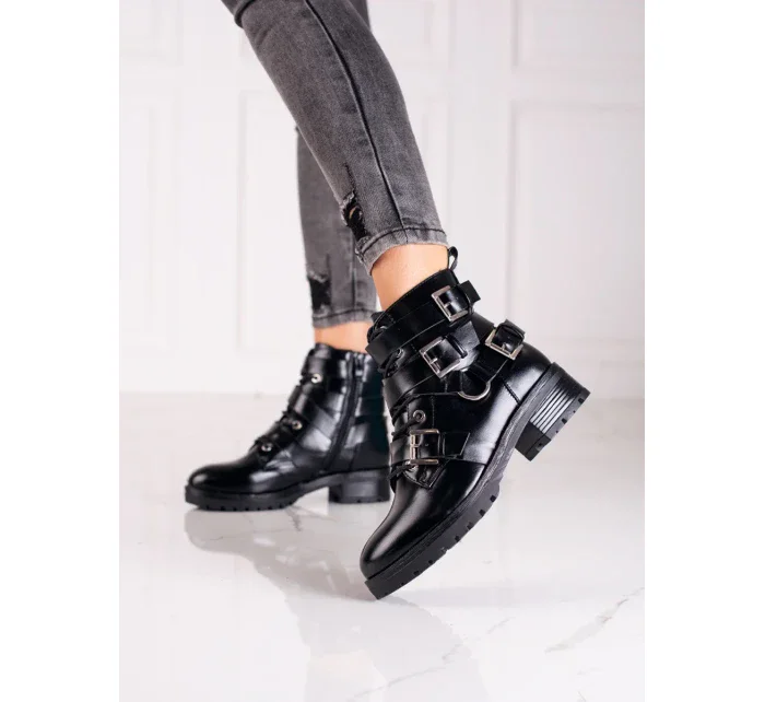 Módní kotníčkové boty černé dámské na plochém podpatku Módní kotníčkové boty černé dámské na plochém podpatku