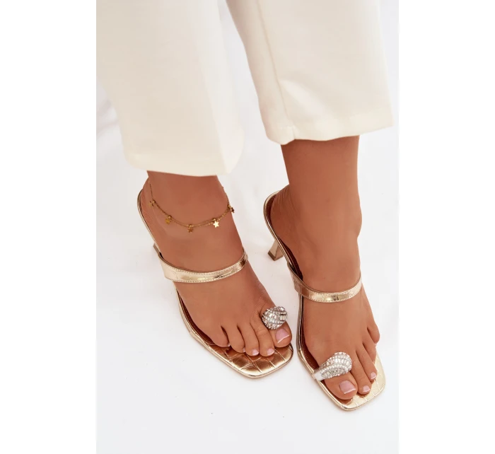 Dámské lodičky na podpatku s ozdobným detailem Zlaté model 21943402 - Boto Dámské lodičky na podpatku s ozdobným detailem Zlaté model 21943402 - Boto