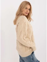 Sweter AT SW model 20463677 jasny beżowy - FPrice Sweter AT SW model 20463677 jasny beżowy - FPrice