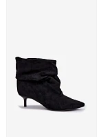 Černé slip-on kozačky typu Slouchy na podpatku Loralia Černé slip-on kozačky typu Slouchy na podpatku Loralia