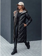 Dámský prošívaný kabát s kapucí model 22373472 černý - FashionStreet Dámský prošívaný kabát s kapucí model 22373472 černý - FashionStreet
