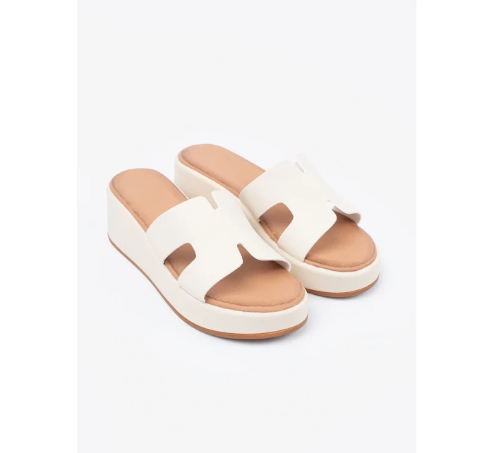 Praktické dámské Jasnobeżowy  nazouváky platforma