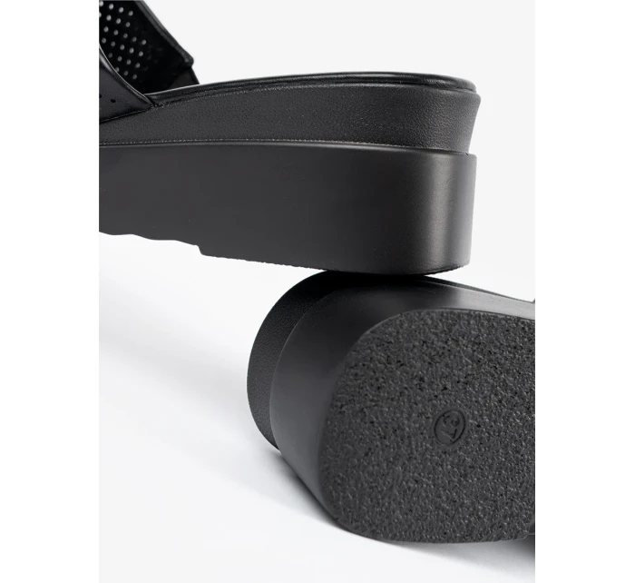 Výborné černé dámské  nazouváky platforma