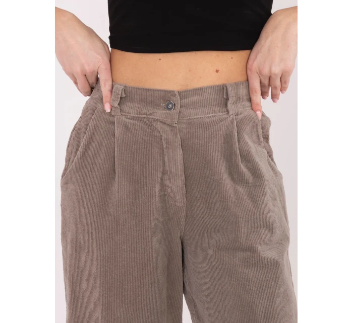 Spodnie IT SP model 22016612 ciemny bezowy - FPrice Spodnie IT SP model 22016612 ciemny bezowy - FPrice